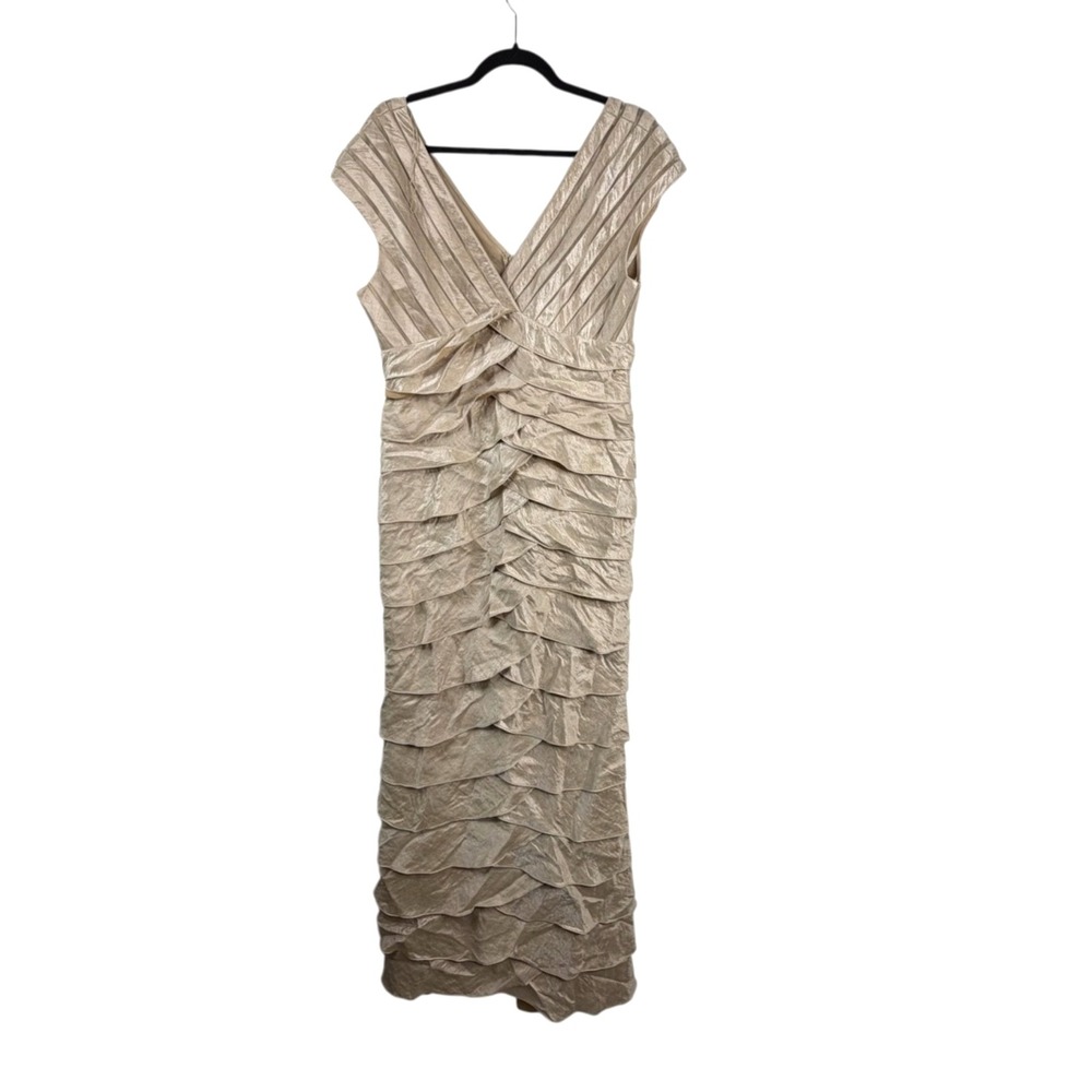 Adrianna Papell Women's Dress Tiered Sleeveless Party Cocktail Gold Champagne 14